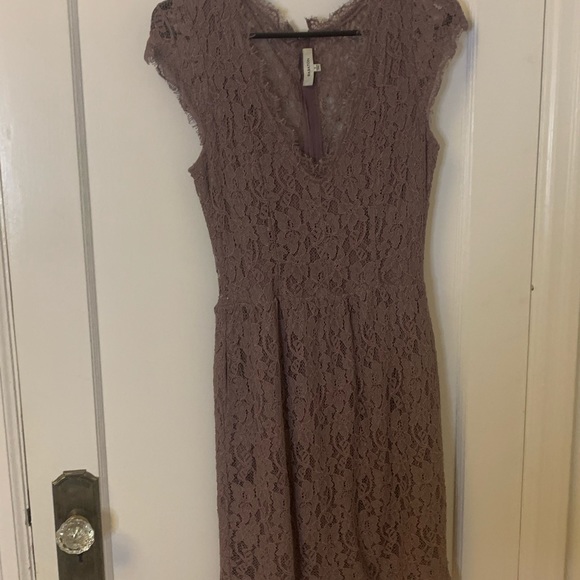 Babaton lace dress, size 6 - Picture 4 of 4
